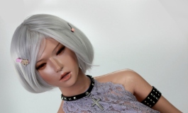 凯拉·莉蒂 是个近视眼儿……