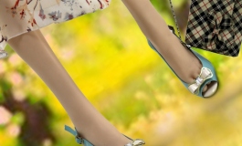 青草茸茸媚佳馨，春光无限好……