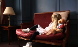 TROTTLA MorningTeaonaSettee【转载】