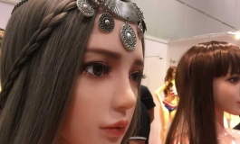 朋友今天去香港成人展会