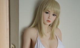 巨乳sasa呼之欲出的胸部