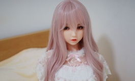 粉毛少女