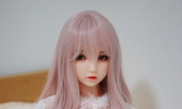 粉毛少女