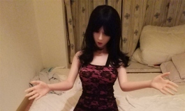 陈小姐换上性感的衣服和我约会