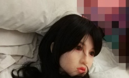 深夜福利：床上妩媚诱惑 睡在旁边的。。。