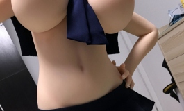 这件衣服布料有点少!!!∑(ﾟДﾟノ)ノ