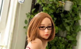 四眼妹纸