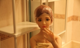 大蓓小蓓系列之十：浴室里的小姐妺