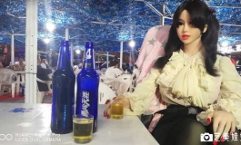 呵呵，带瑶瑶出去喝啤酒撸串儿！