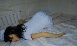 小护士系列之三：离尘美女化验员遭劫持
