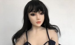 有美女相伴的下午茶