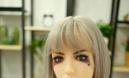 半妆美女