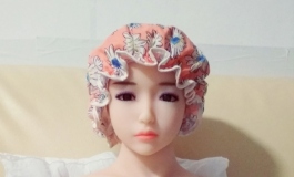 暴力测试TPE娃娃，姿势和拉伸