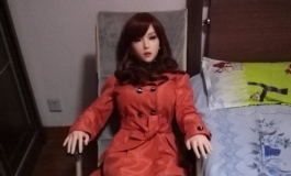 凯拉换了新长发