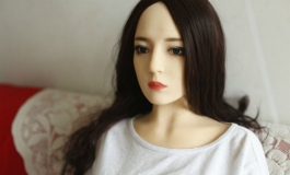 少妇老婆坐在沙发上等我回家