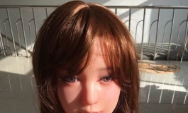 全裸晒太阳的萌娃