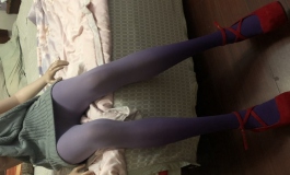 #首届摄影大赛#【自由组】究极萌新的丝袜作品