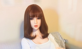 凯拉新发型，新服装