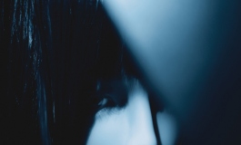 #首届摄影大赛#【自由组】自己愛 - Narcissus