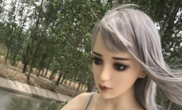带着英姿飒爽的女神去兜风