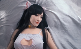 穿上泳装的菜菜子