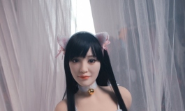 穿上泳装的菜菜子