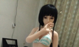 145cm，内衣穿着
