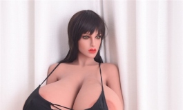 最大的巨乳，这大胸颠覆了我的想象
