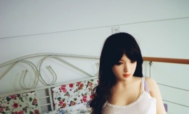 凌涵，寂寞少妇