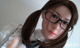 第四成员组：爱臭美的白小秀（人造人6号蛋糕裙）