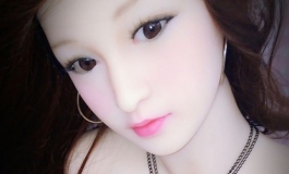 姐妹情深，一起睡觉觉。