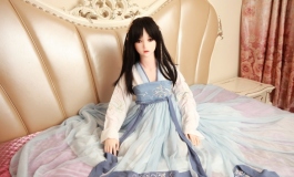 向东大佬的蝶配上汉服