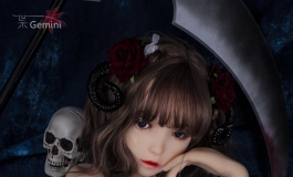 《晓晓重生-恶魔少女》那个我三年前接回来的小萝莉~