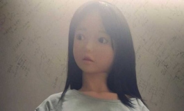 今天穿爸爸的衣服，可以当裙子或者连体衣了