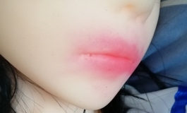 居然给主人拿到一支买家送的口红，然后不得不得~呜呜