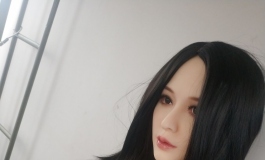 衣服有点小了