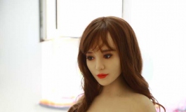 这衣服好看啊，人也不错。