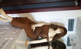 这衣服穿得很随意啊
