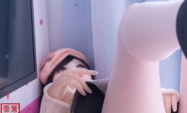 女孩子的短裙底下有什么？