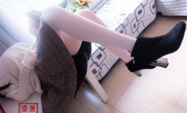 女孩子的短裙底下有什么？
