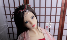胡女拟作琵琶语，此时无声胜有声