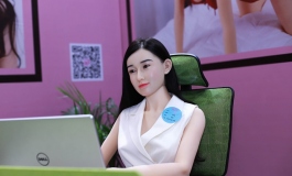 发点白洁的存货，精致面容