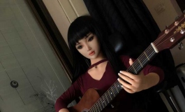 听凌月弹吉他吧～