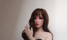 不要拍我~手都不知道要放哪里