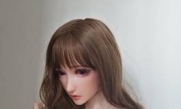 不要拍我~手都不知道要放哪里