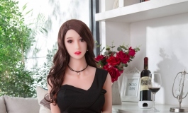 爱之美实体娃娃 秀妍