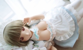 #第二届摄影大赛#【小娃组】在懒人沙发上休闲的女仆