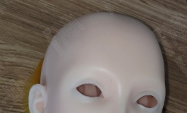 莉乃的妆前妆后对比