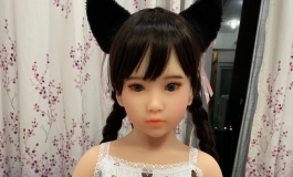 某猪携奈奈子前来道贺catdoll板块入驻艺美论坛