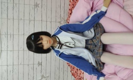 摸摸小玉妹妹小下巴米拉趴墙趴好